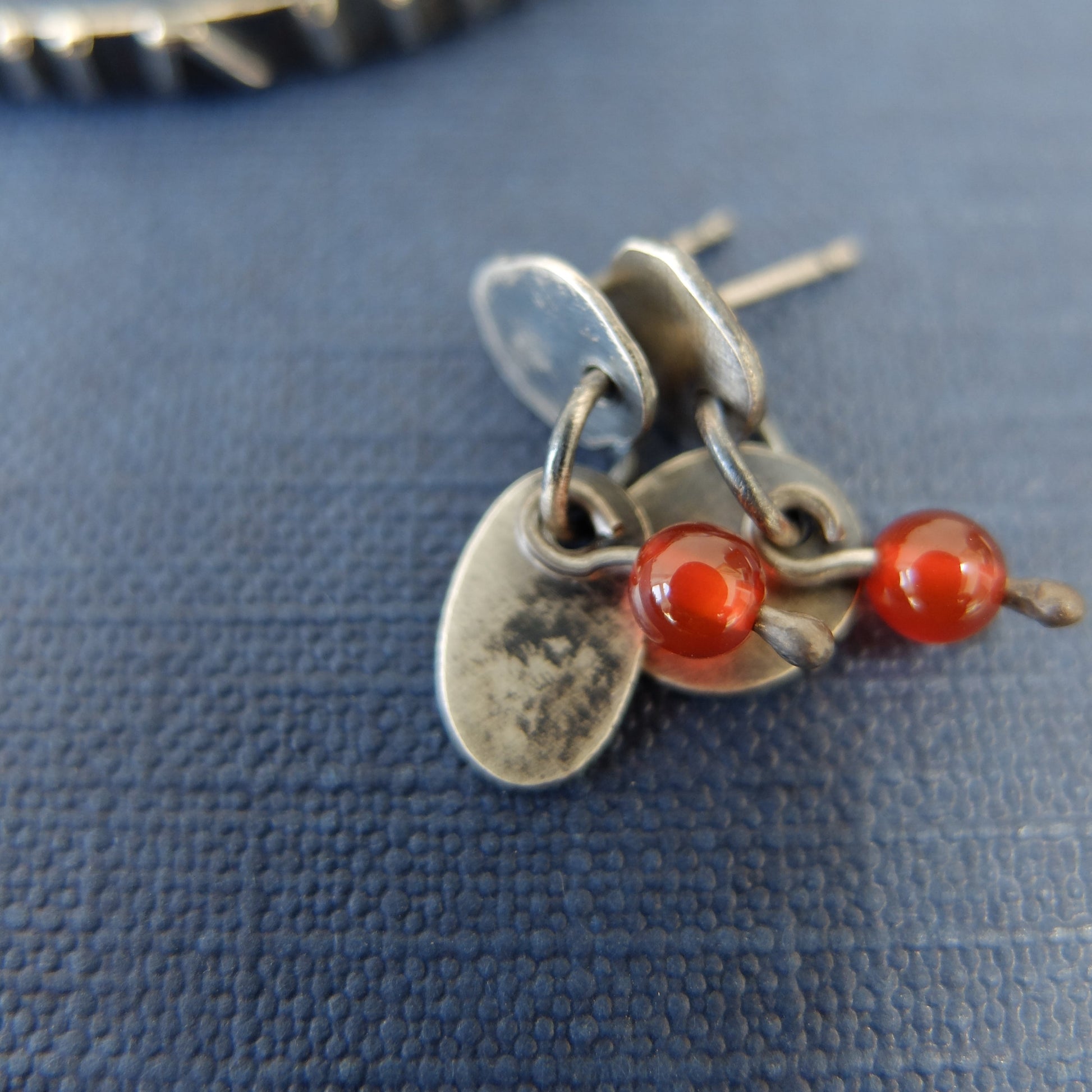 Sterling silver earring with red carnelian beads 